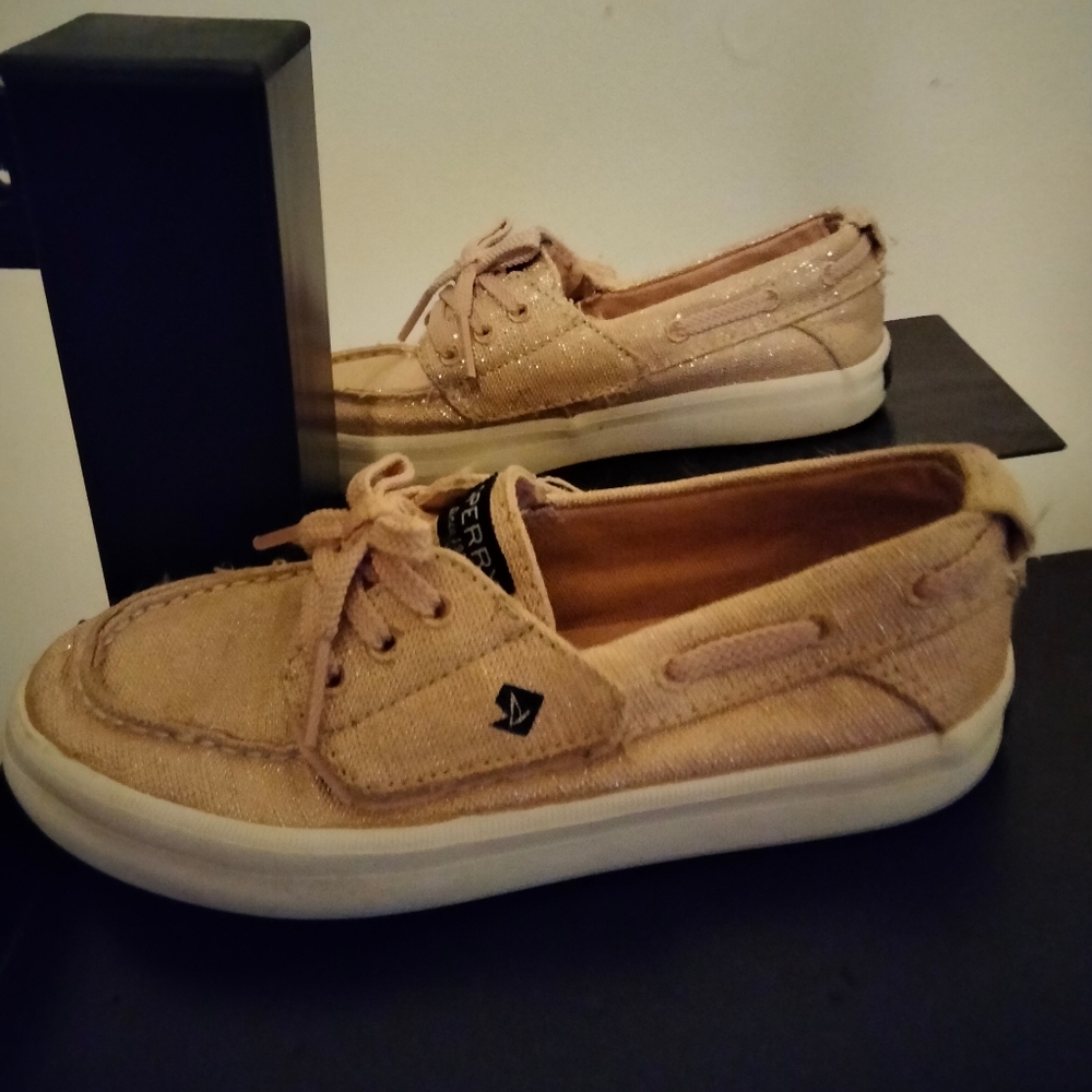 Girls shoes